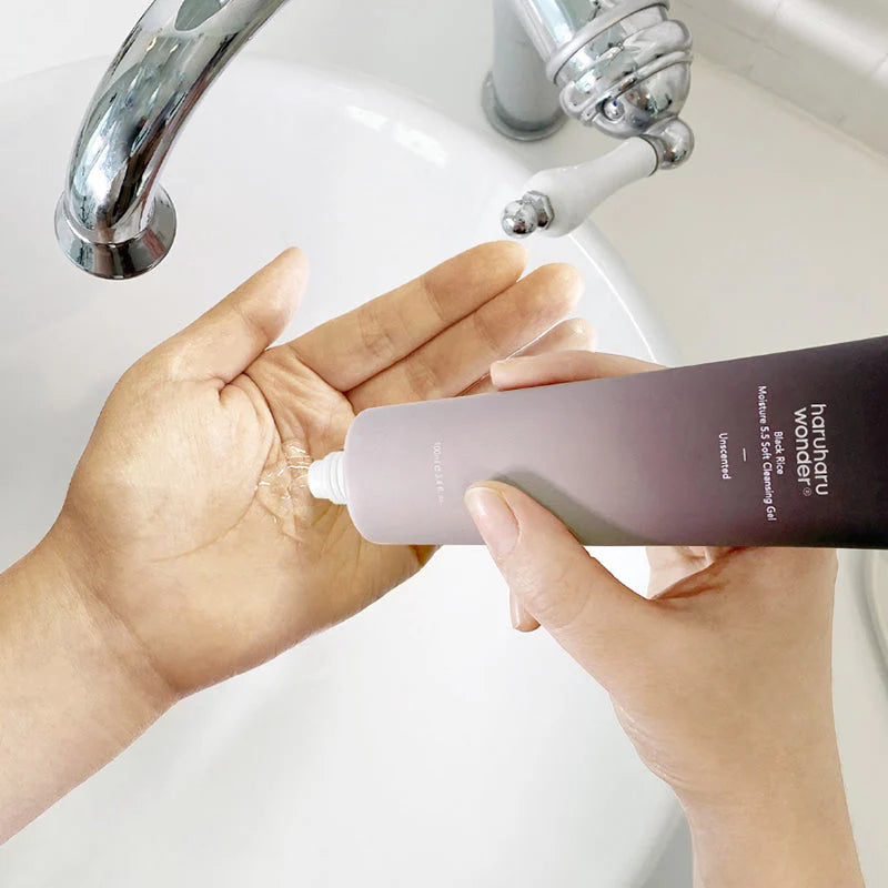 Haruharu Wonder Black Rice Moisture 5.5 Soft Cleansing Gel Unscented